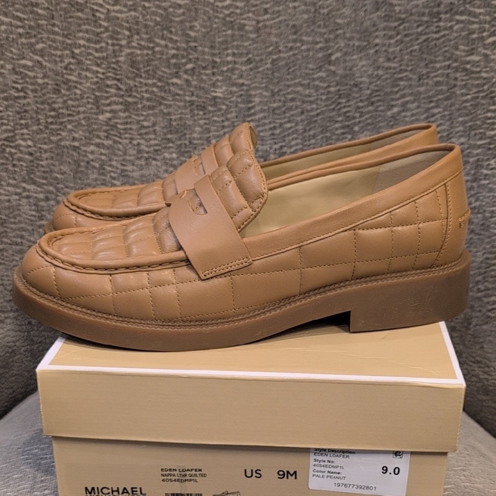 Michael Kors Tan Loafers Slip-Ons Classic Design - Picture 4 of 10